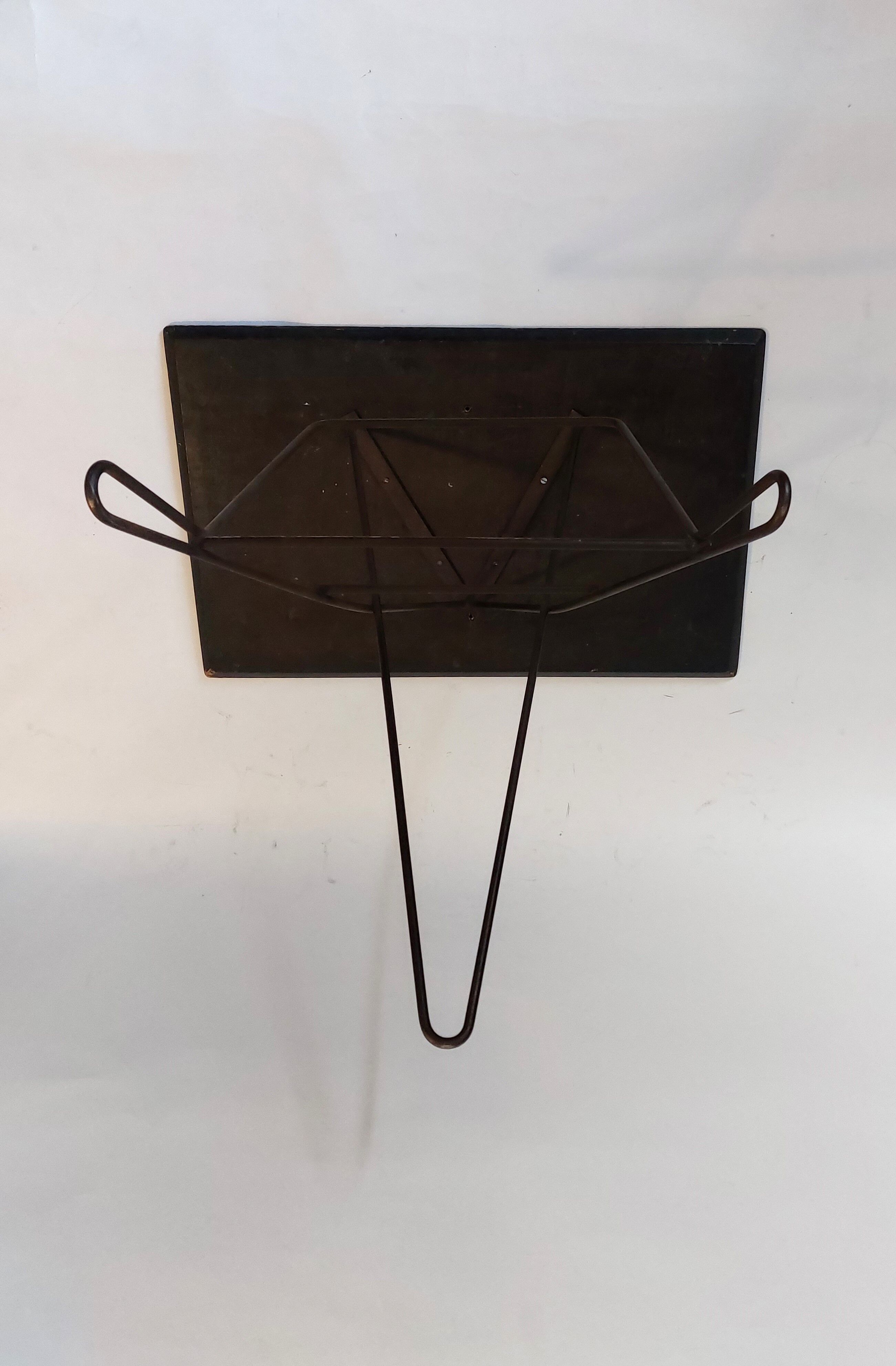 Triped pedestal table magazine holder 1950 vintage