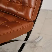 Barcelona chair in leather by Mies van der Rohe, Knoll International