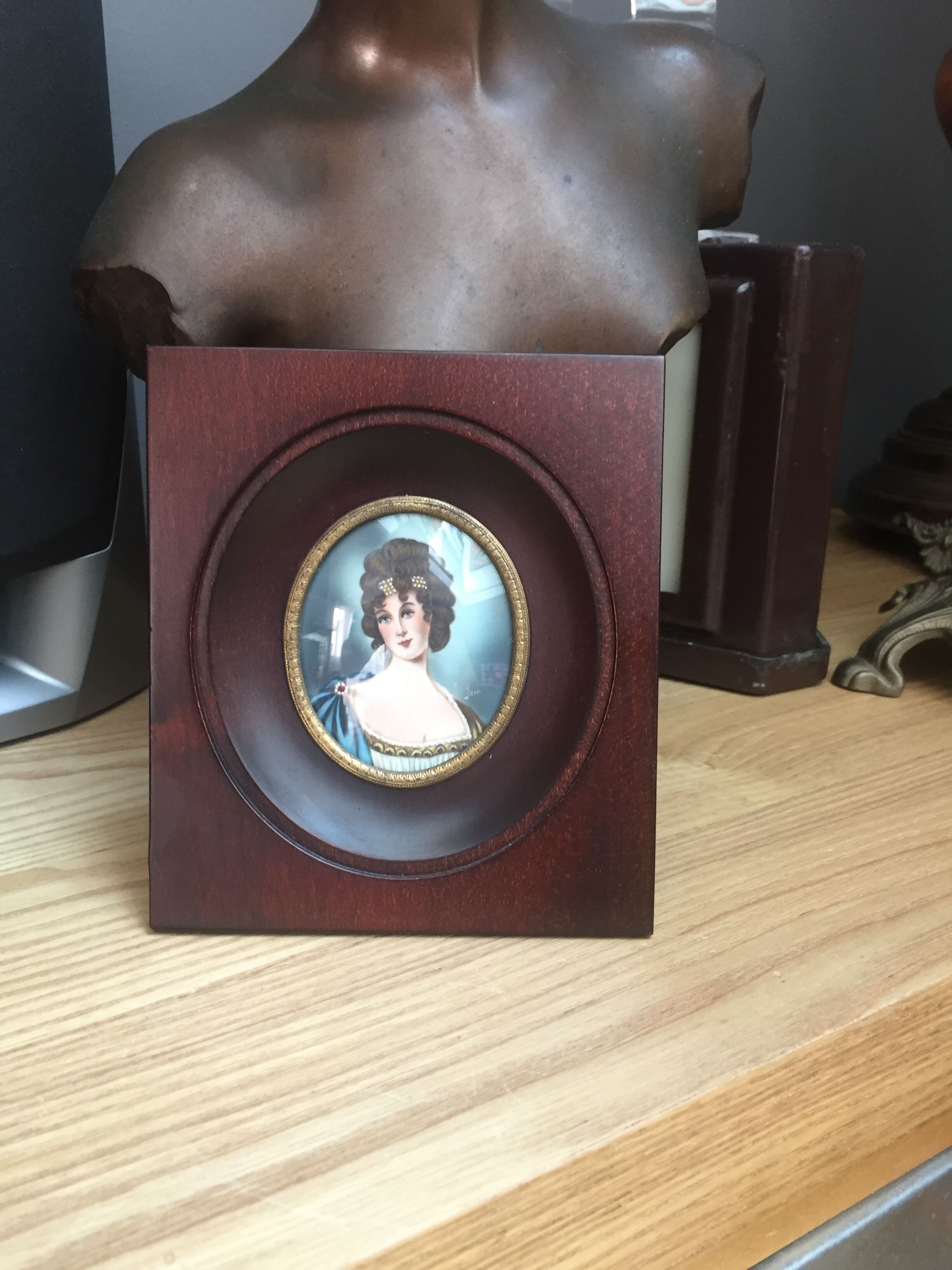 Miniature on ivory - young woman Empire era - Signed Jan