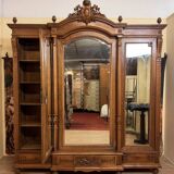 armoire style Louis XVI en noyer vers 1850