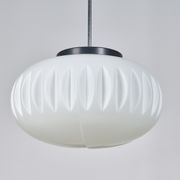Suspension en verre opaline par Napako années 60