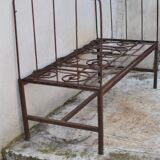 Bench bed