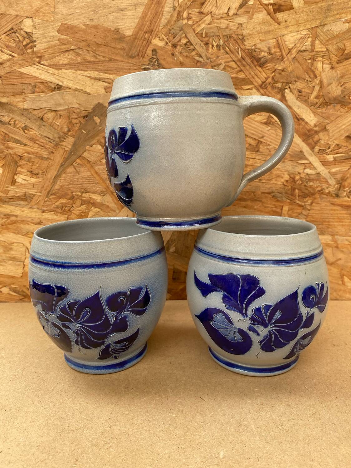 Set of 3 Beer Pint Mugs Stoneware Grey Vintage Blue Flower Decor