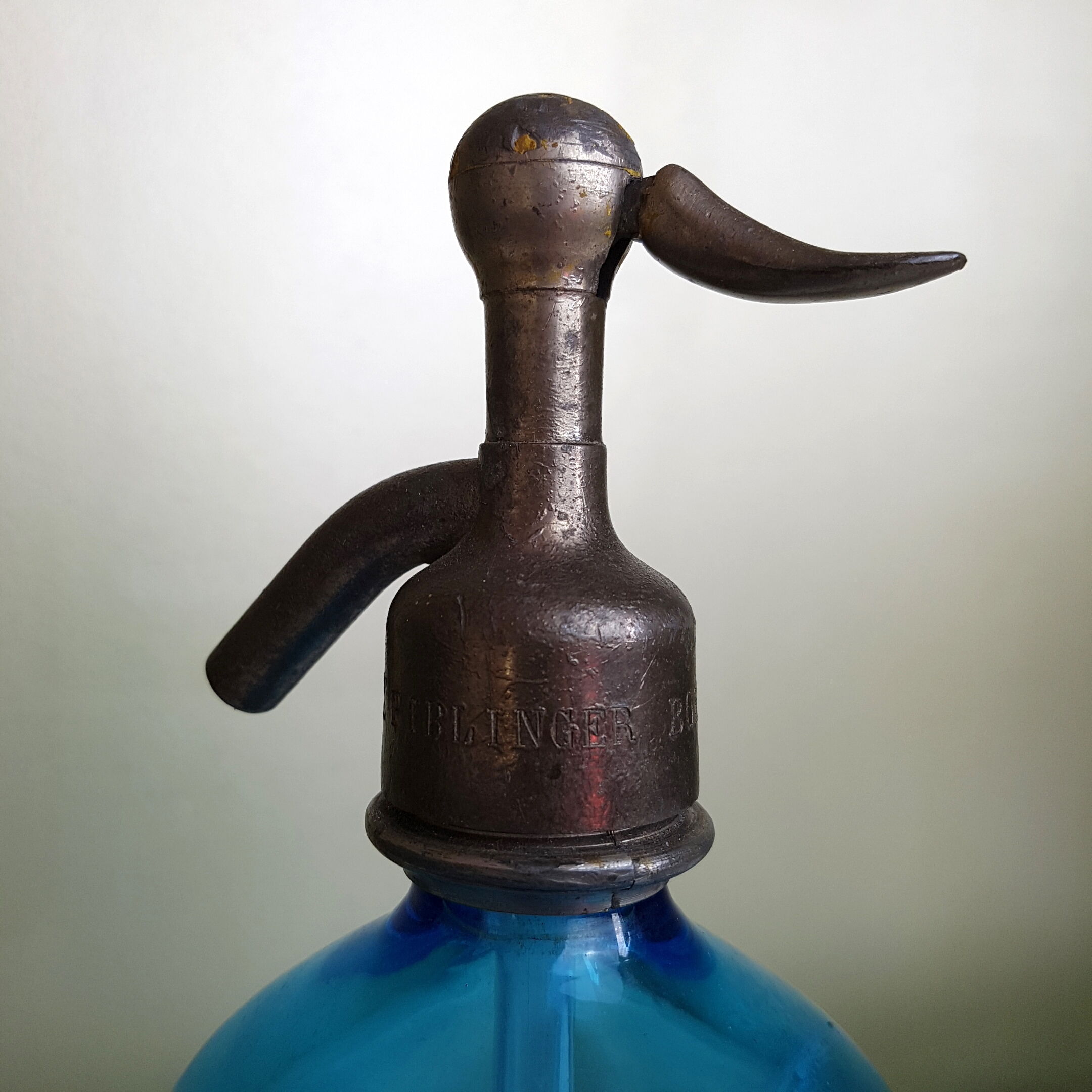 Siphon ancien eau de Seltz en verre Bleu