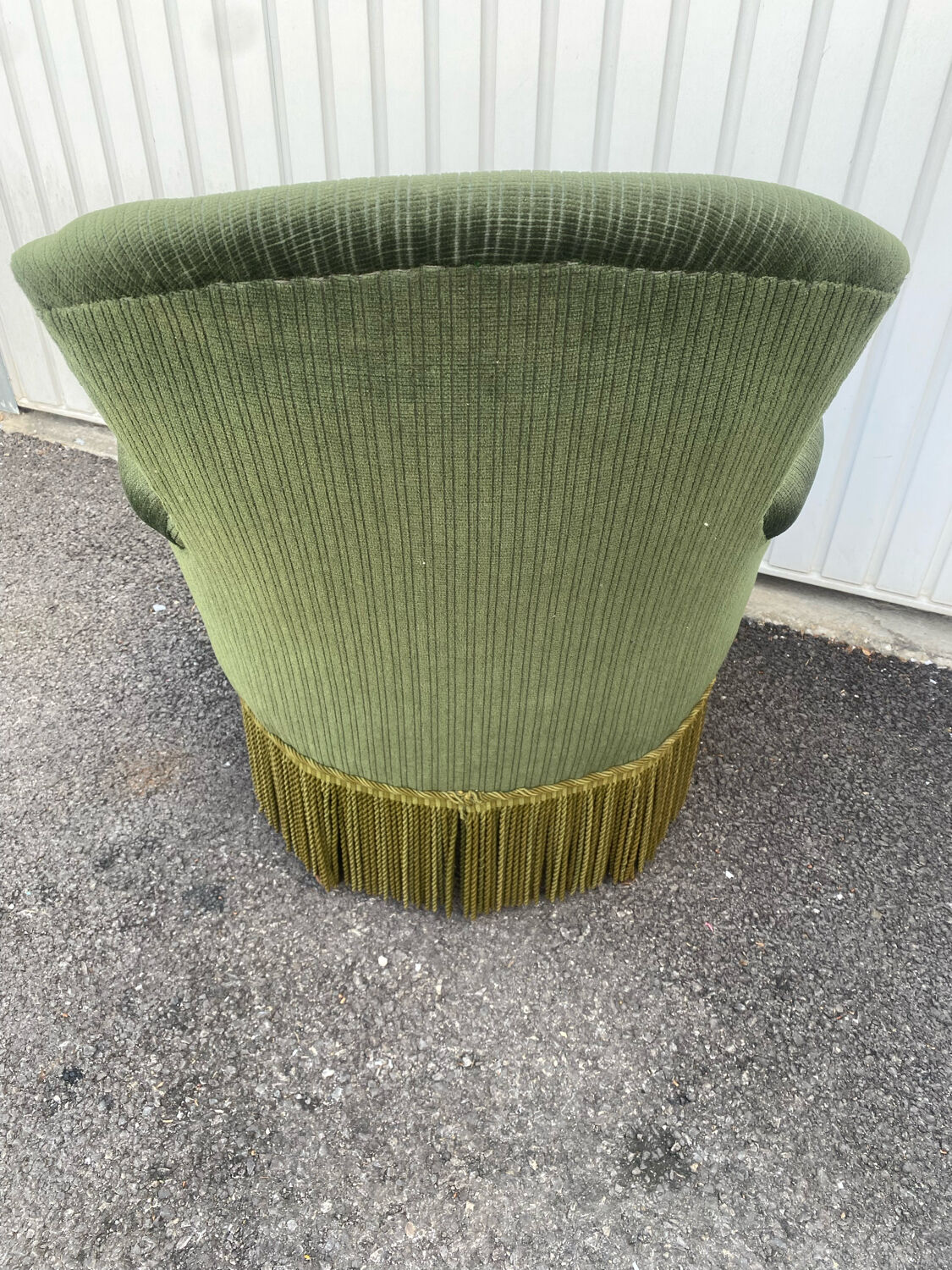 Velvet toad armchair