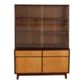 Display cabinet from the 1950s