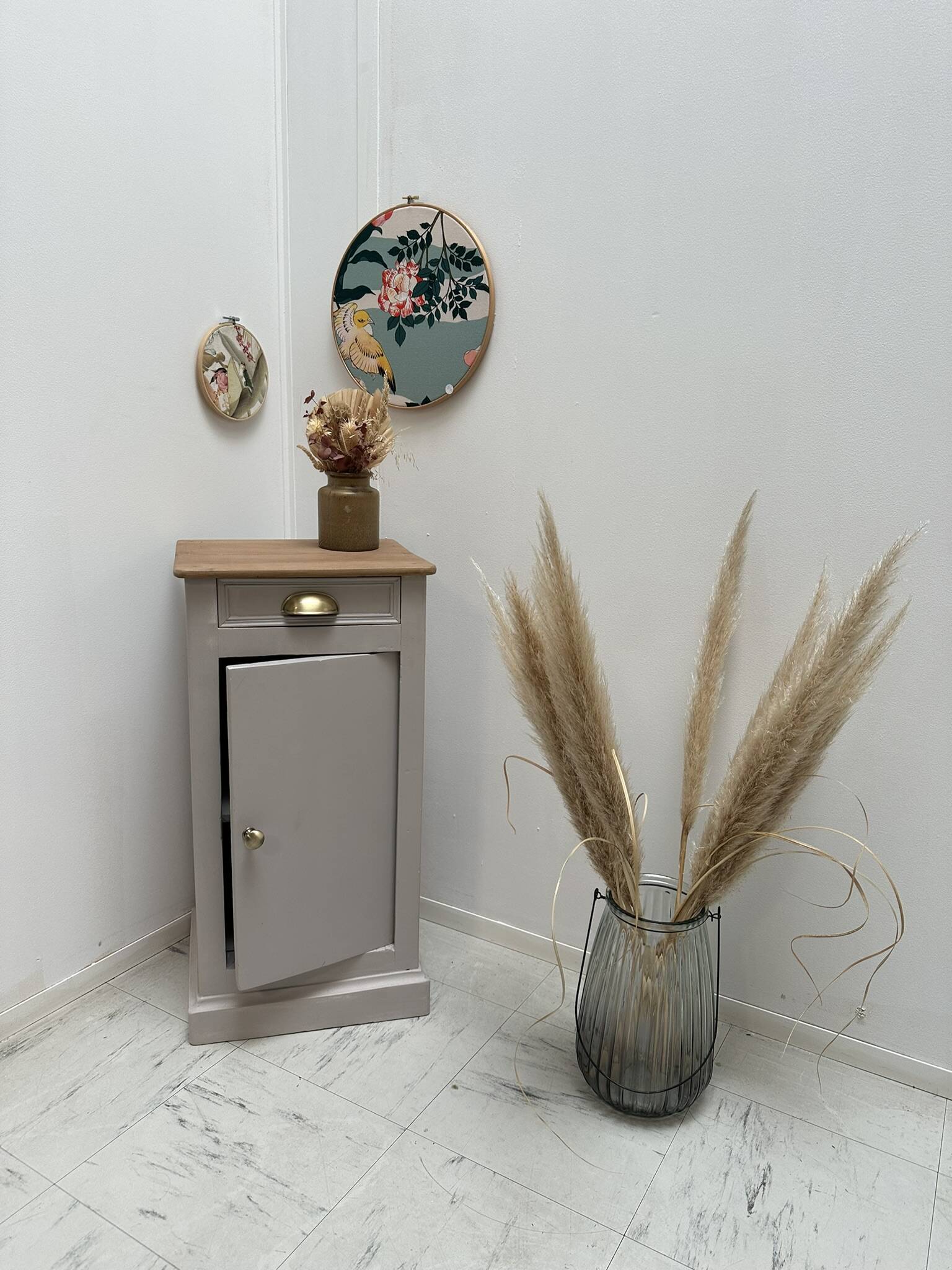 Small renovated side table – Lou