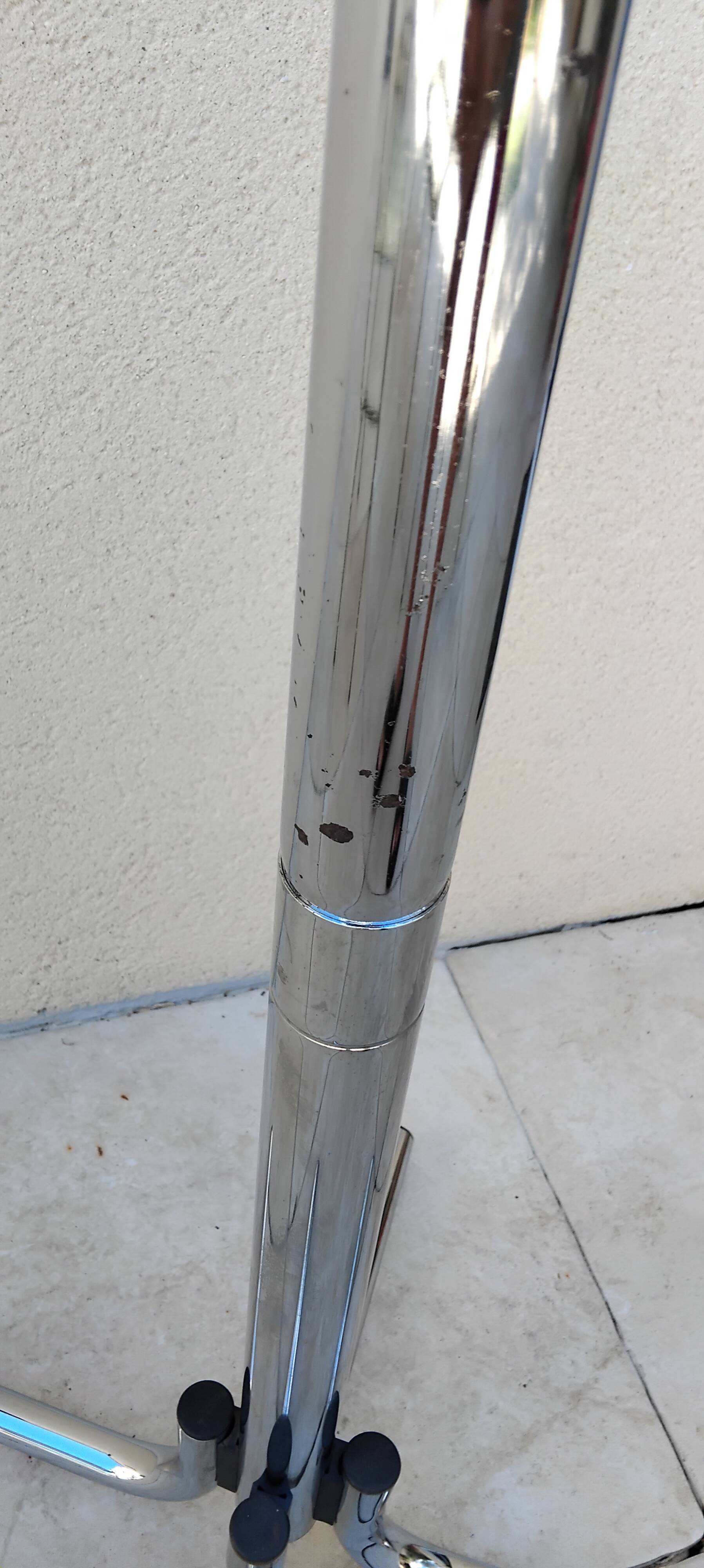 Vintage chrome coat rack parrot design from the 70s and 80s.