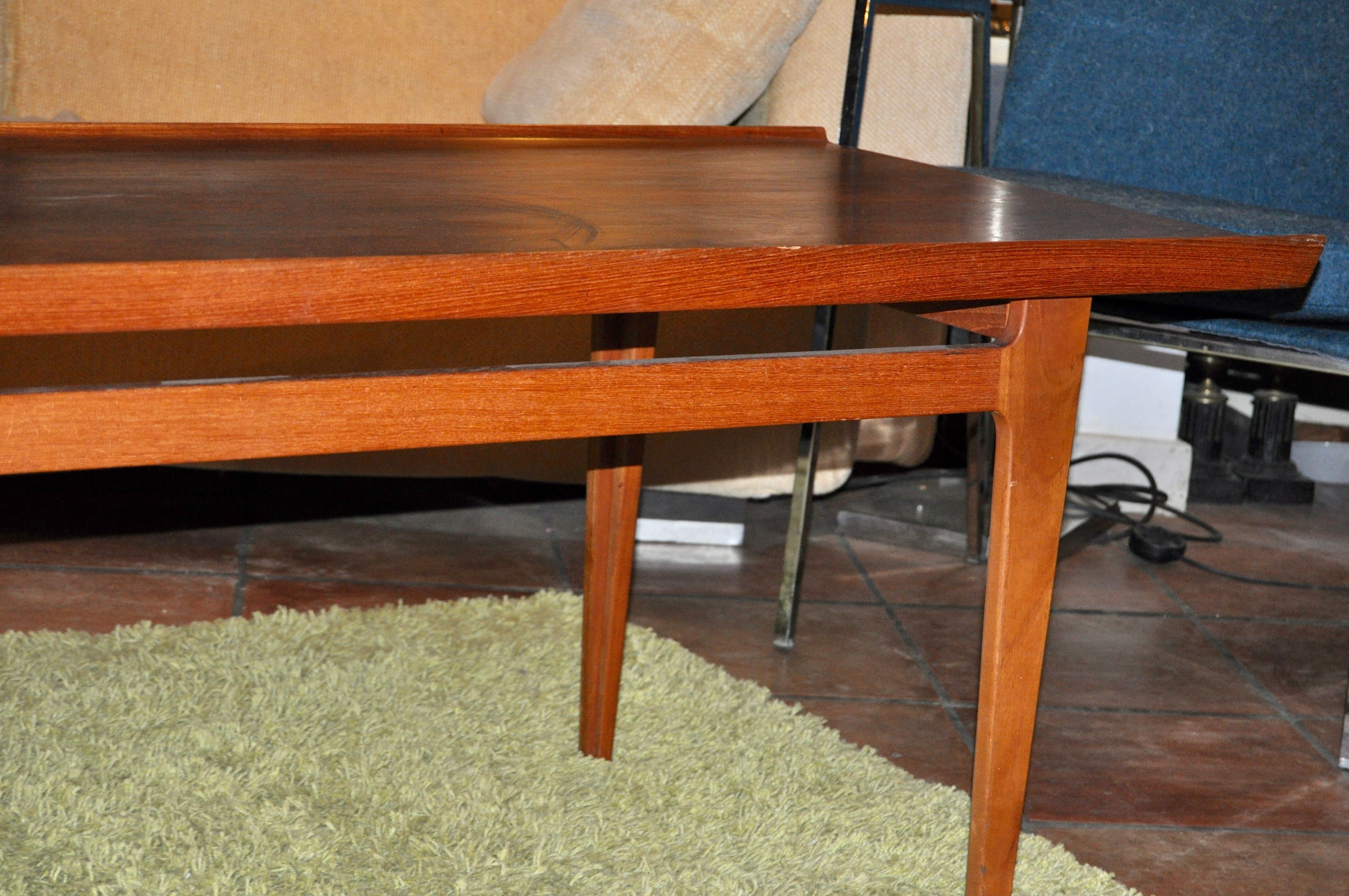 Table low Finn Juhl for France and its