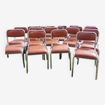 19 chaises