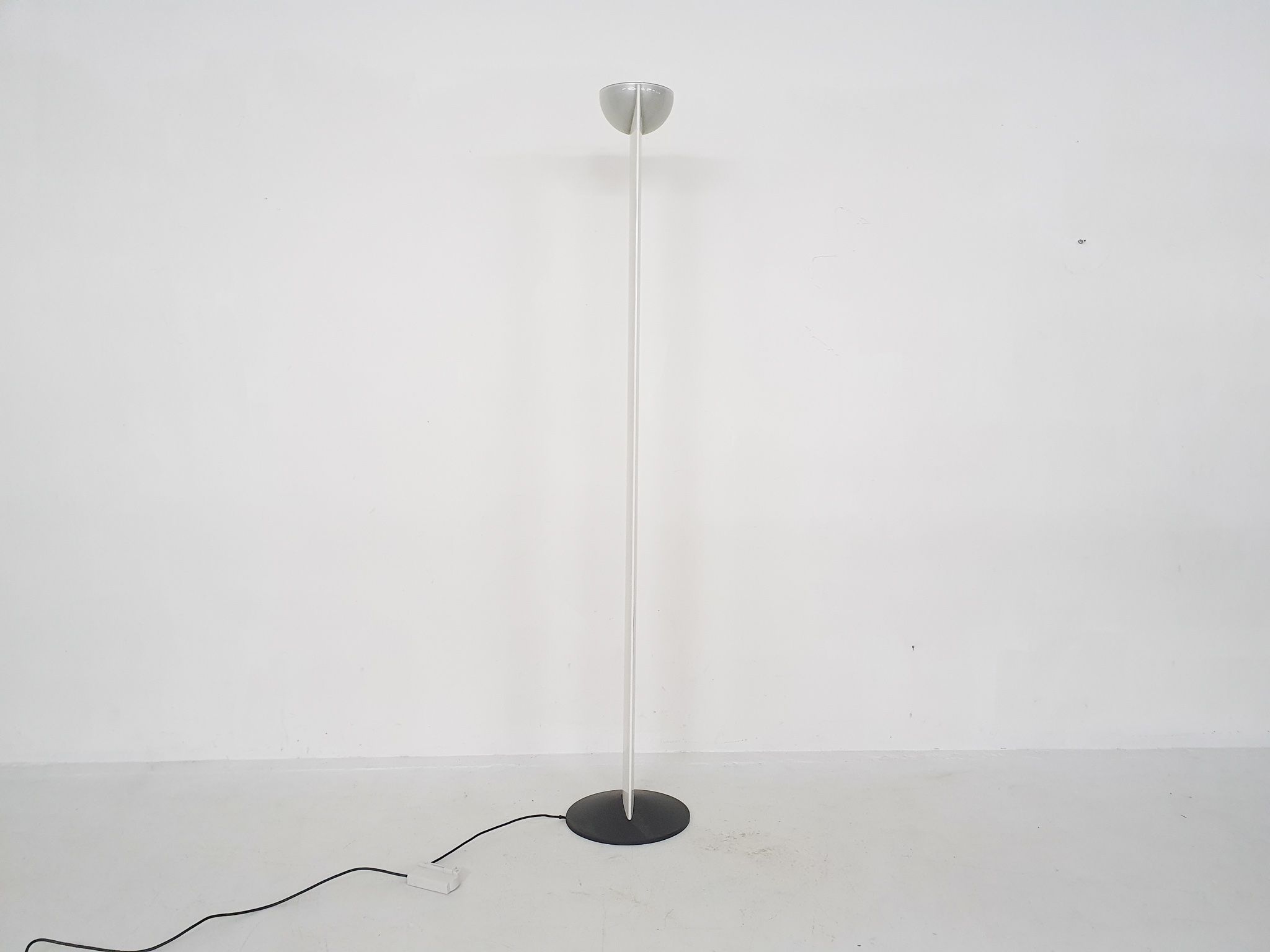 Lampadaire 'Adonis' de Gianfranco Frattini pour Luci Italie, années 1980