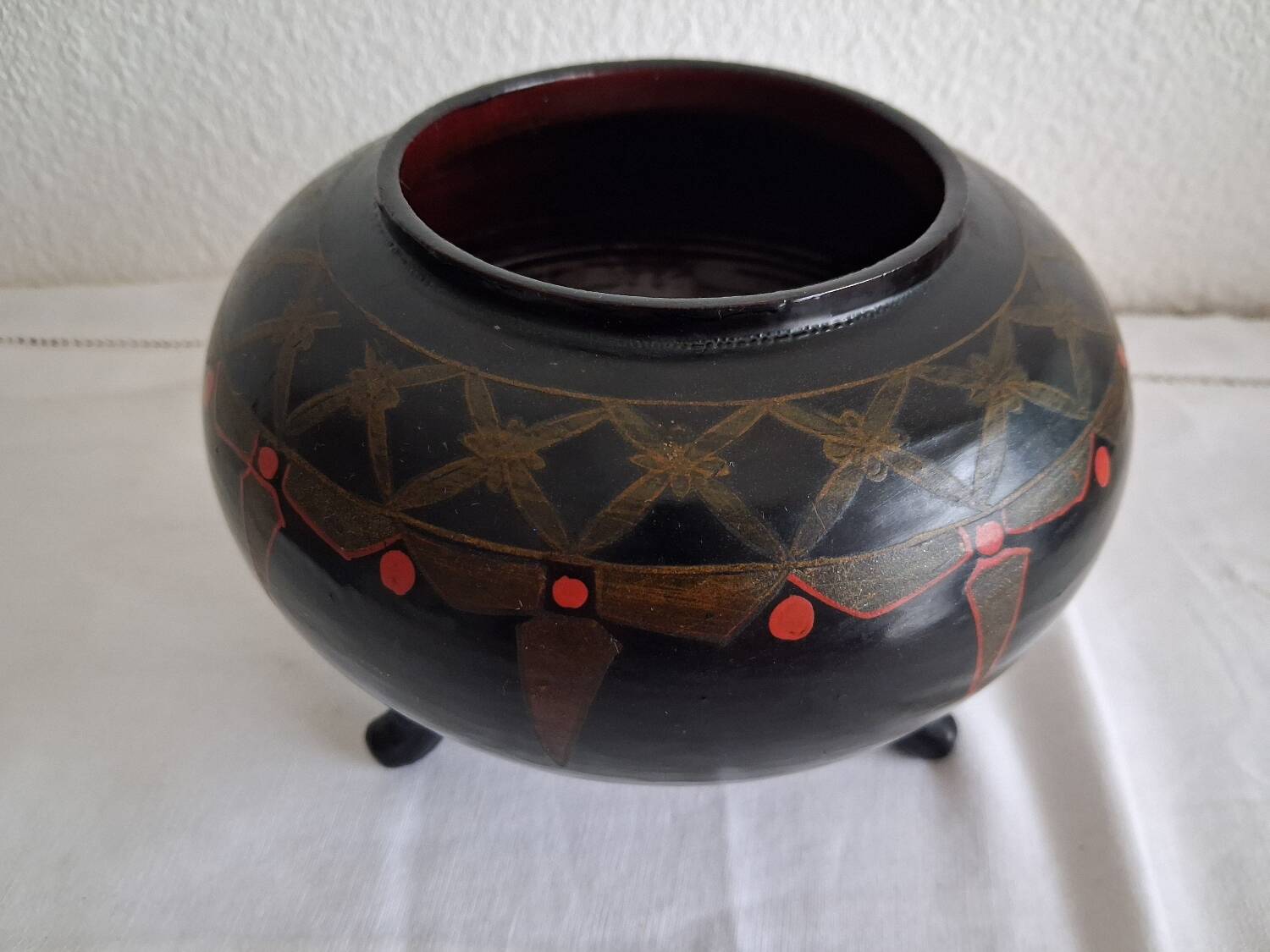 Chinese lacquer bonbonnière