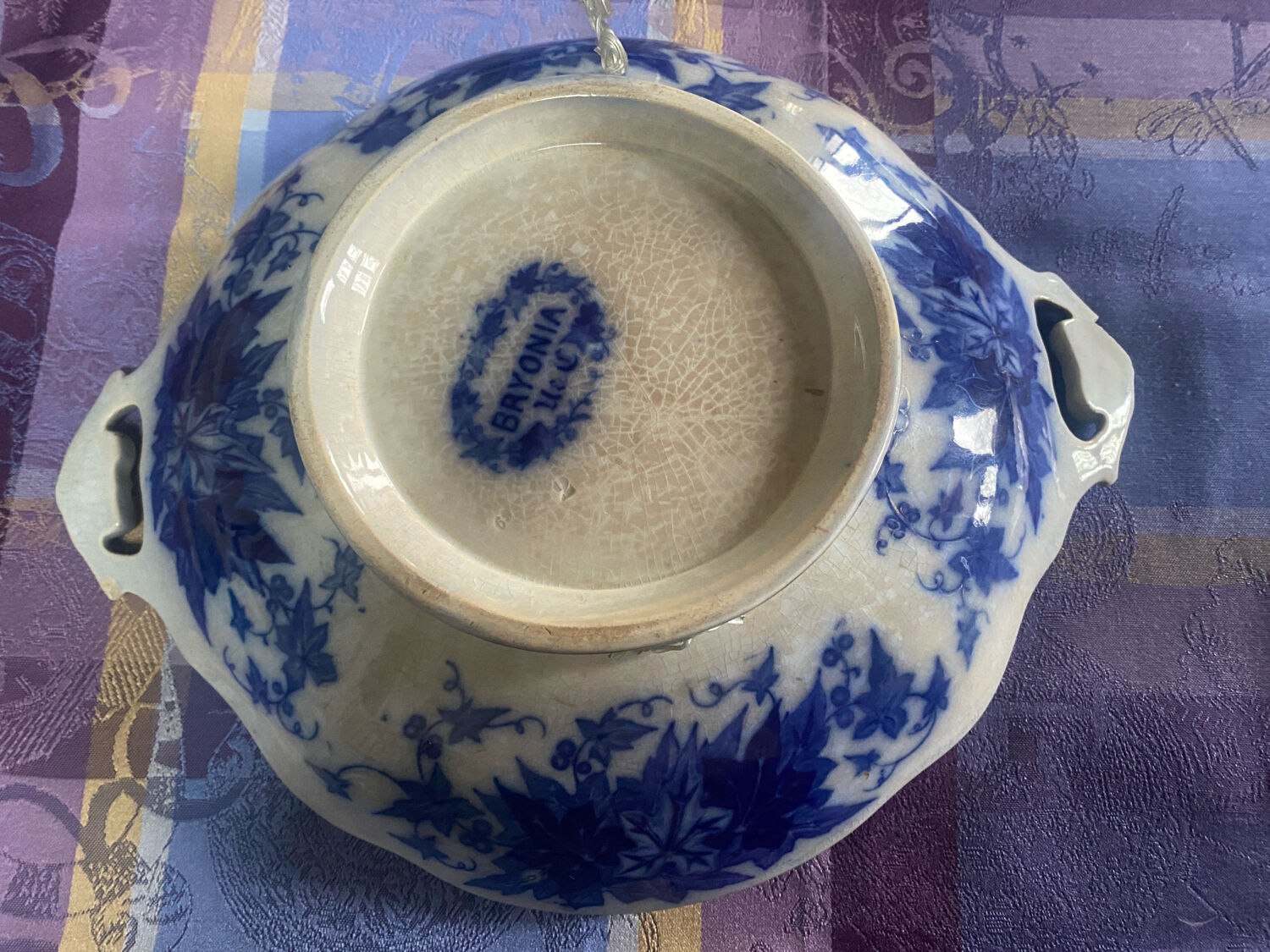 Deep dish U&C Sarreguemines model Bryonia