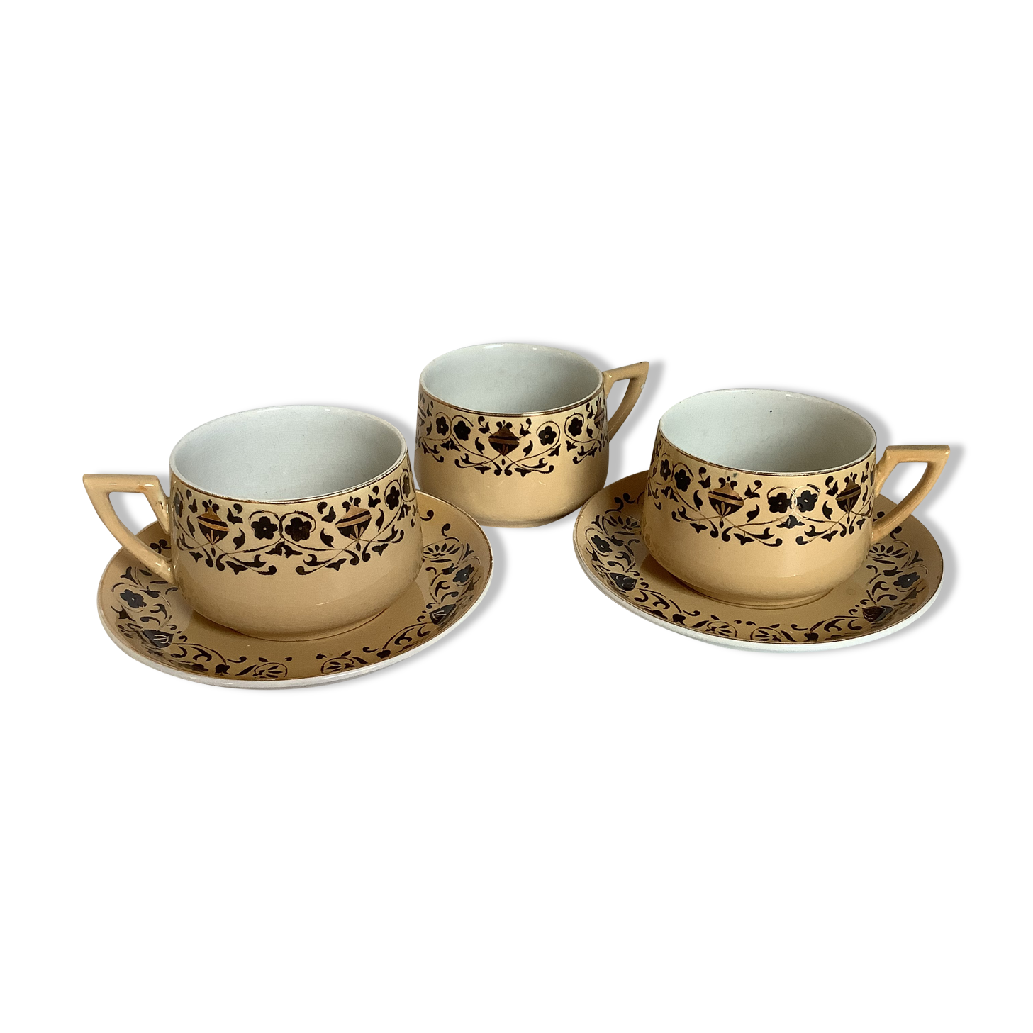 3 grandes tasses et 2 sous tasses Sarreguemines