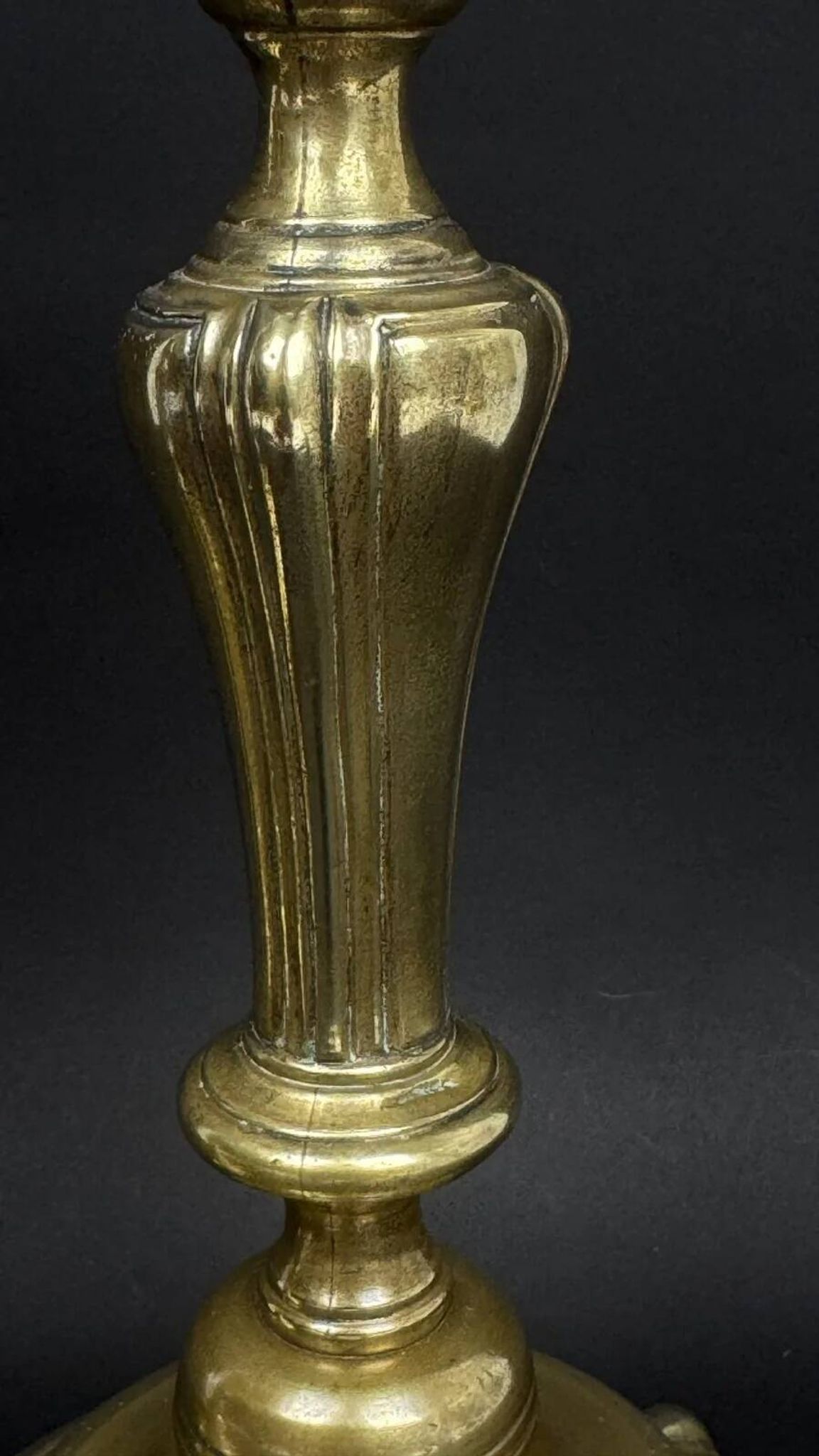 Pair of gilded bronze candlesticks from the Regency period, 18th century.