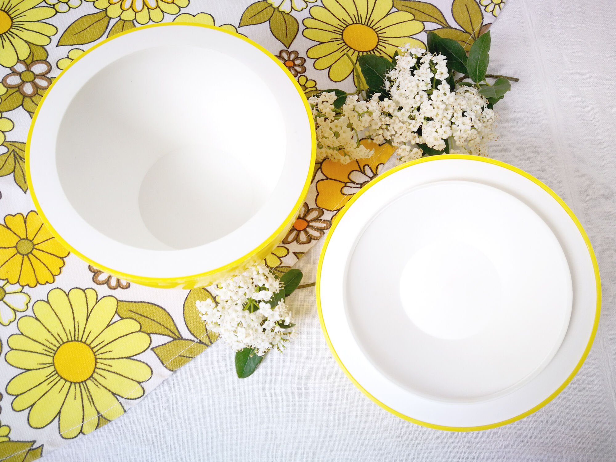 Yellow Ice Cube Apple / Vintage Ice Bucket