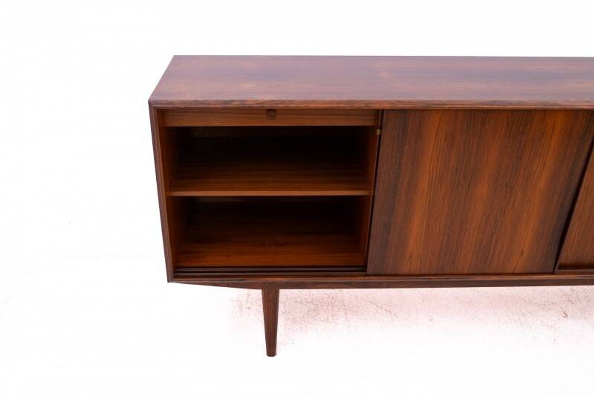 Buffet commode des années 1960, Danemark. Après rénovation.