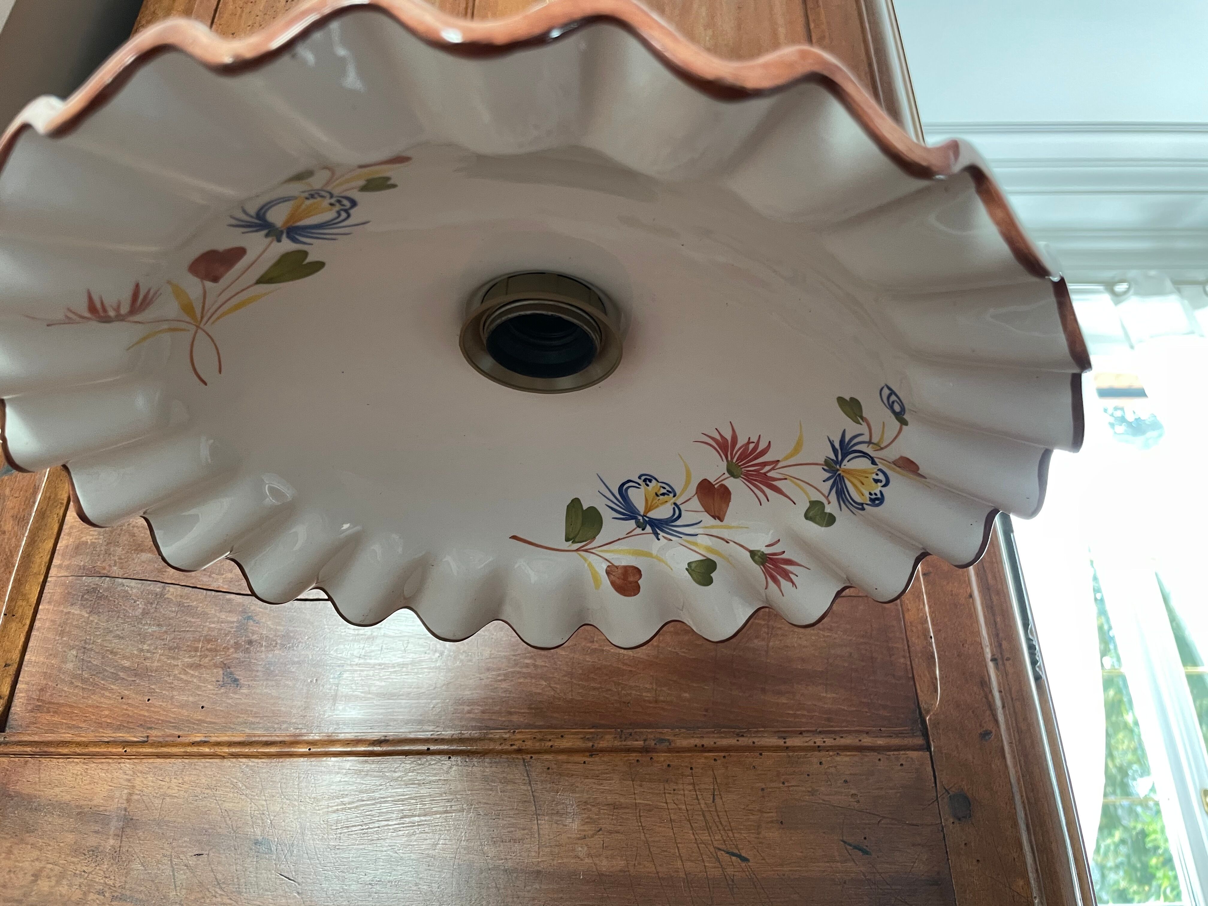 Suspension chandelier with counterweight