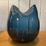 Vase en verre couleur bleue
