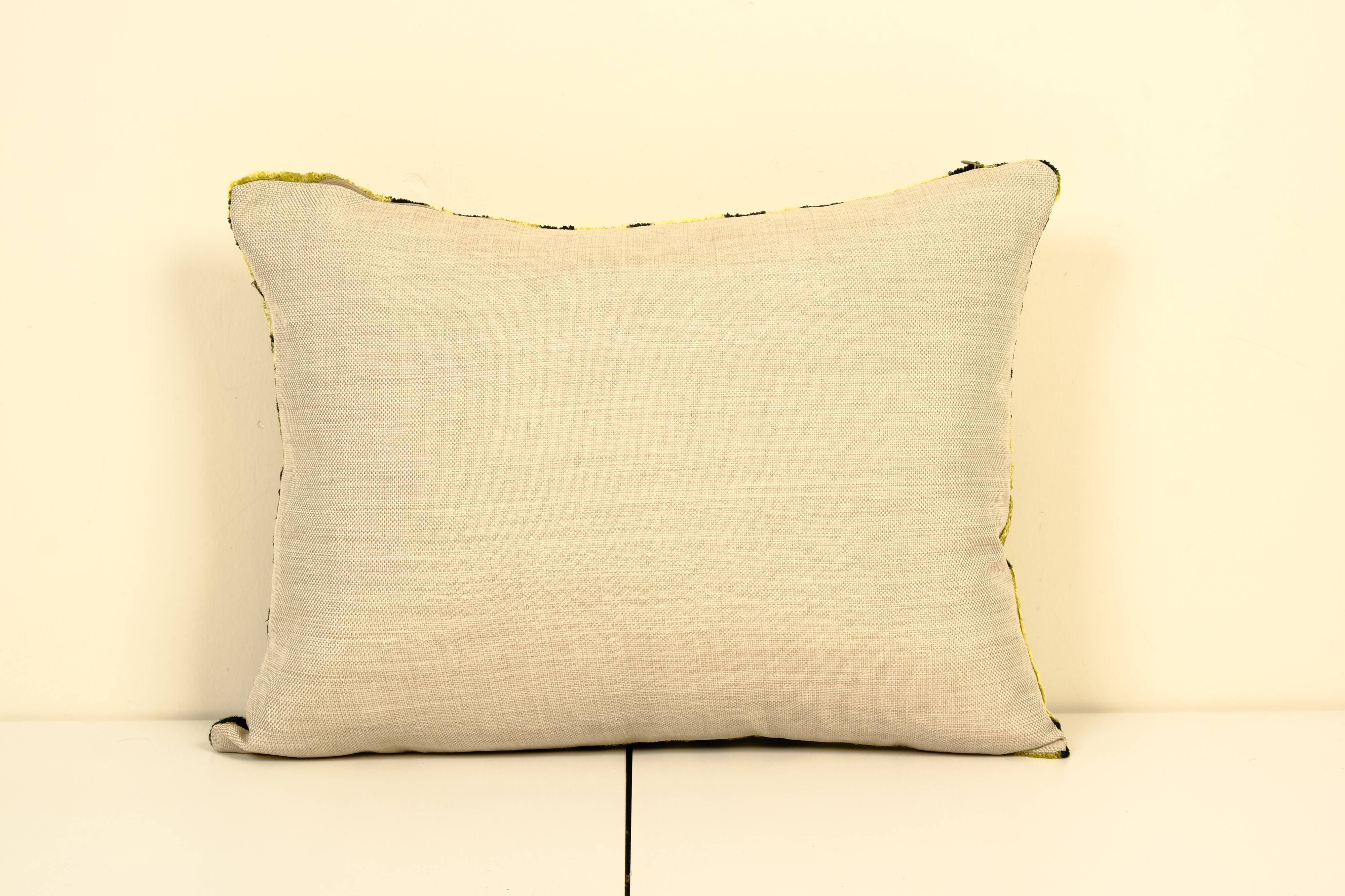 Tiger motif pillow cover