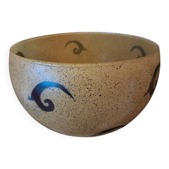 Glass paste salad bowl