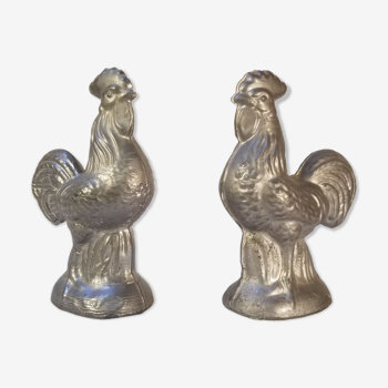 Pair of cast aluminum roosters