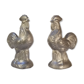 Pair of cast aluminum roosters