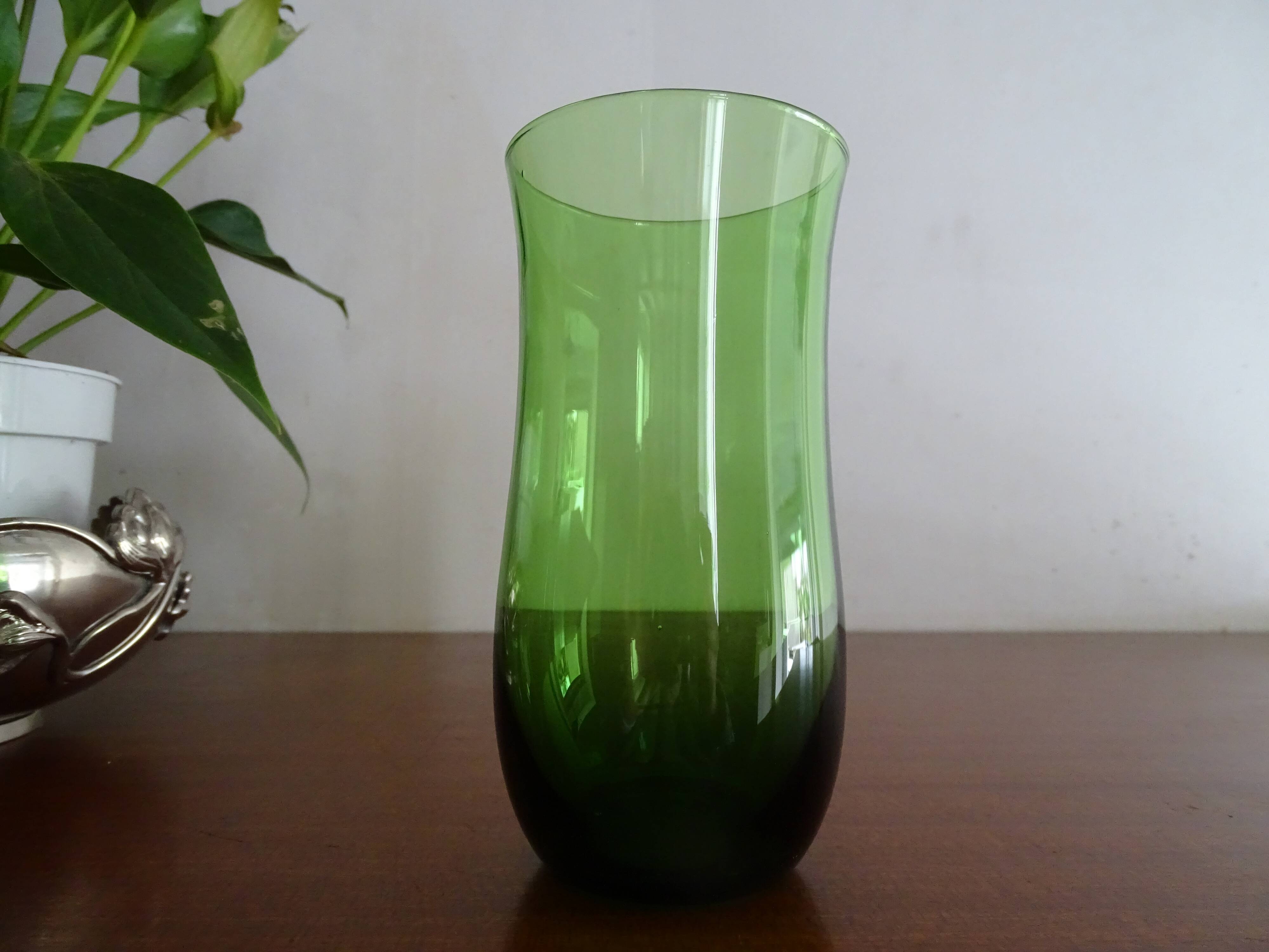 8 glasses water blown glass vintage green