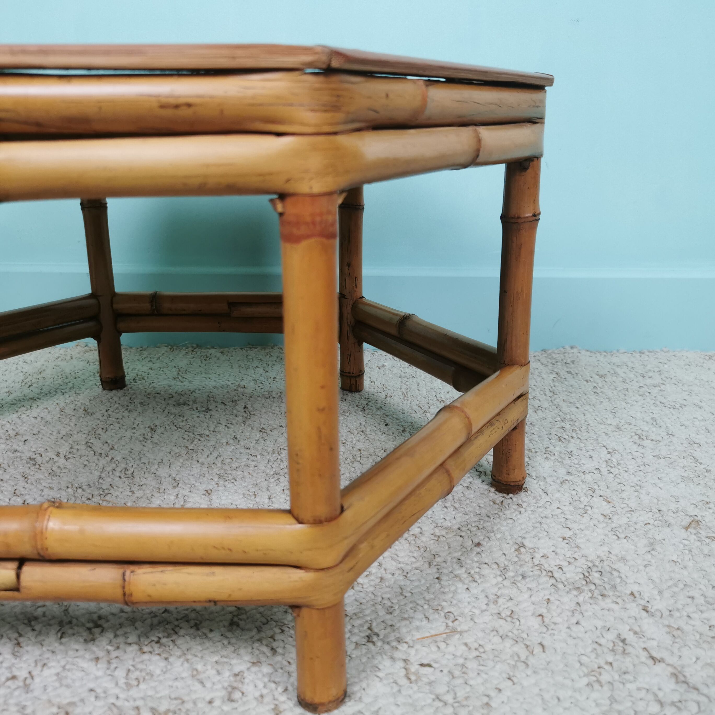 Set of 2 bamboo coffee tables