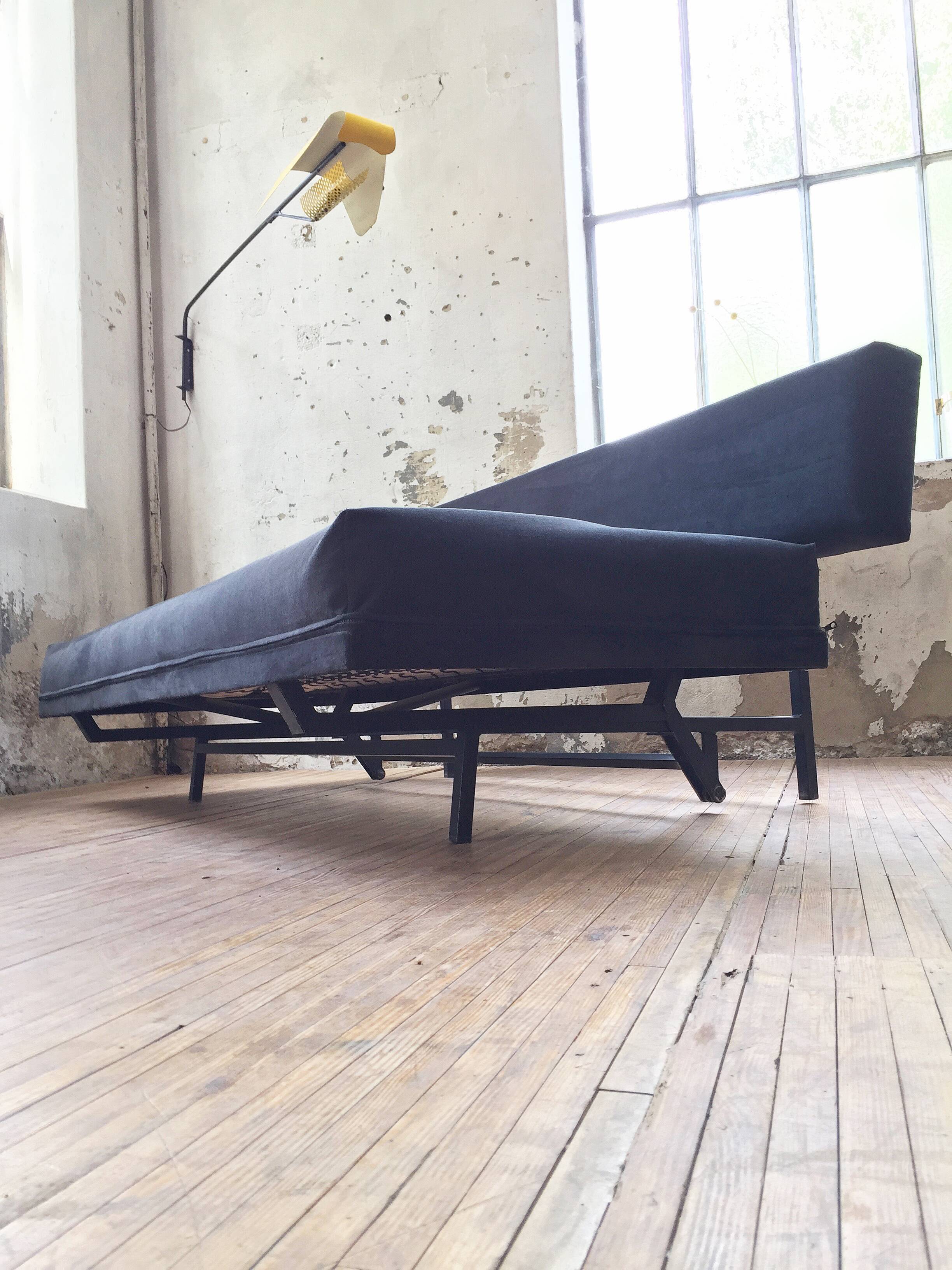 André Simard bench sofa for Airborne