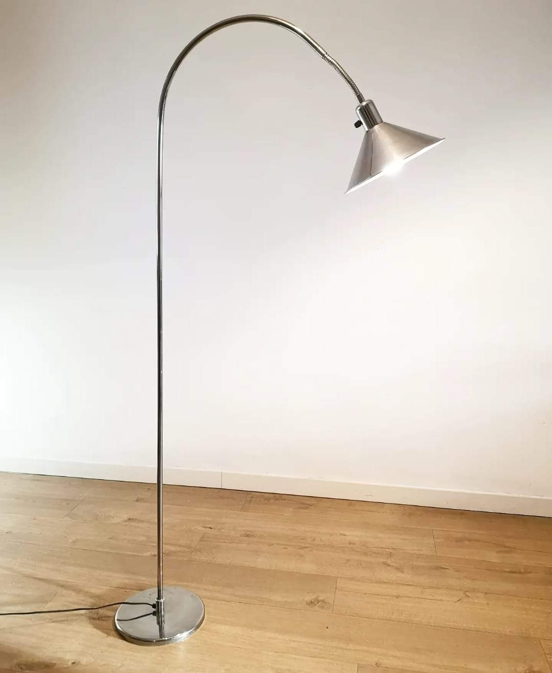 Floor lamp in chromed metal 70