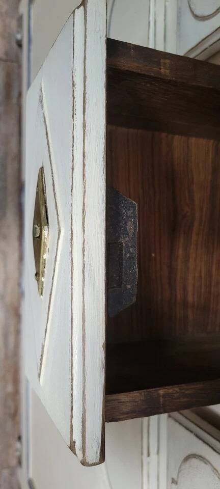 Très grand Buffet d'appui époque Louis XV en bois laqué vers 1750