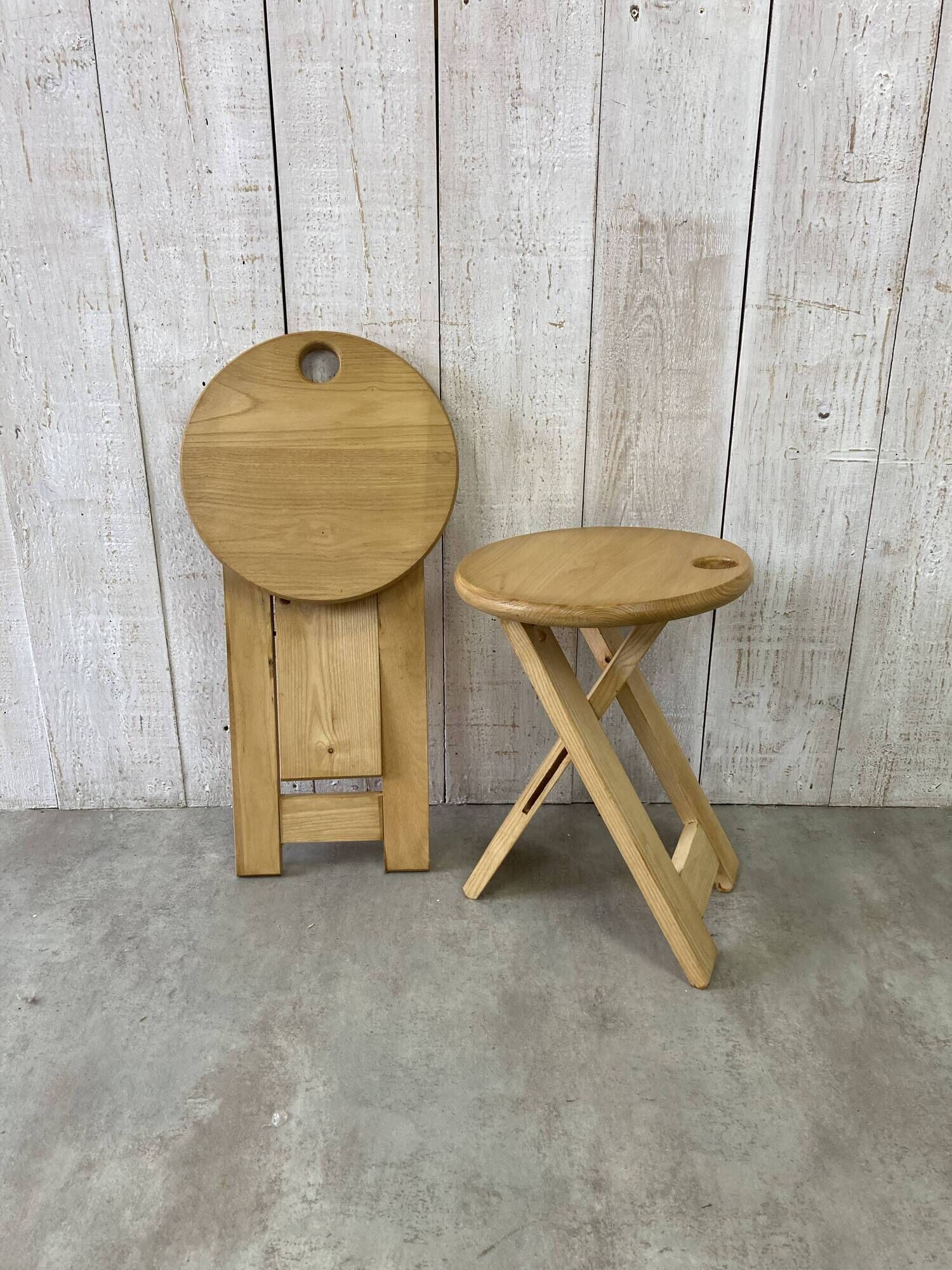 Paire de tabourets pliables