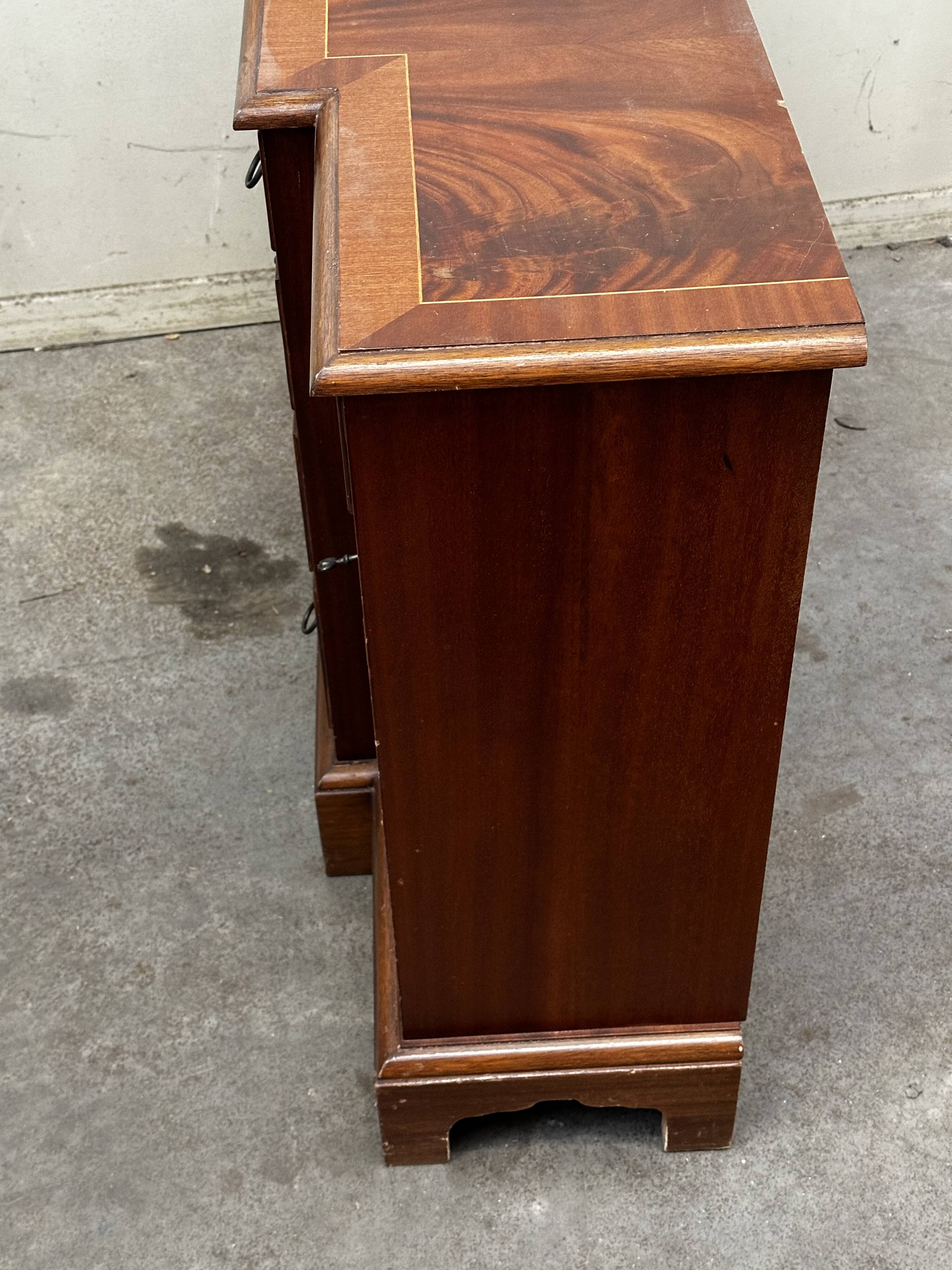 Buffet Anglais en acajou fin 19 e