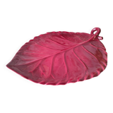 Plat en barbotine feuille rouge bordeaux