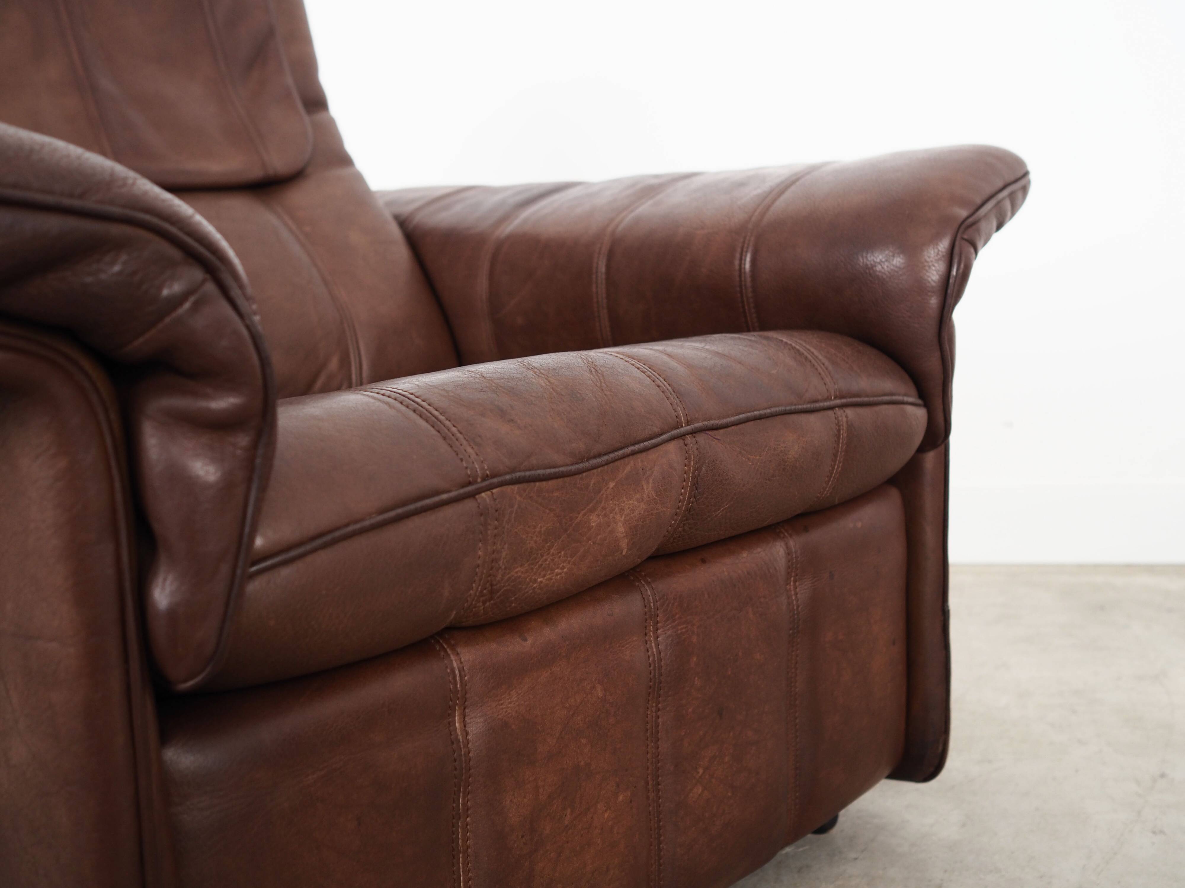 Fauteuil en cuir marron, design suisse, années 1970, fabrication : De Sede