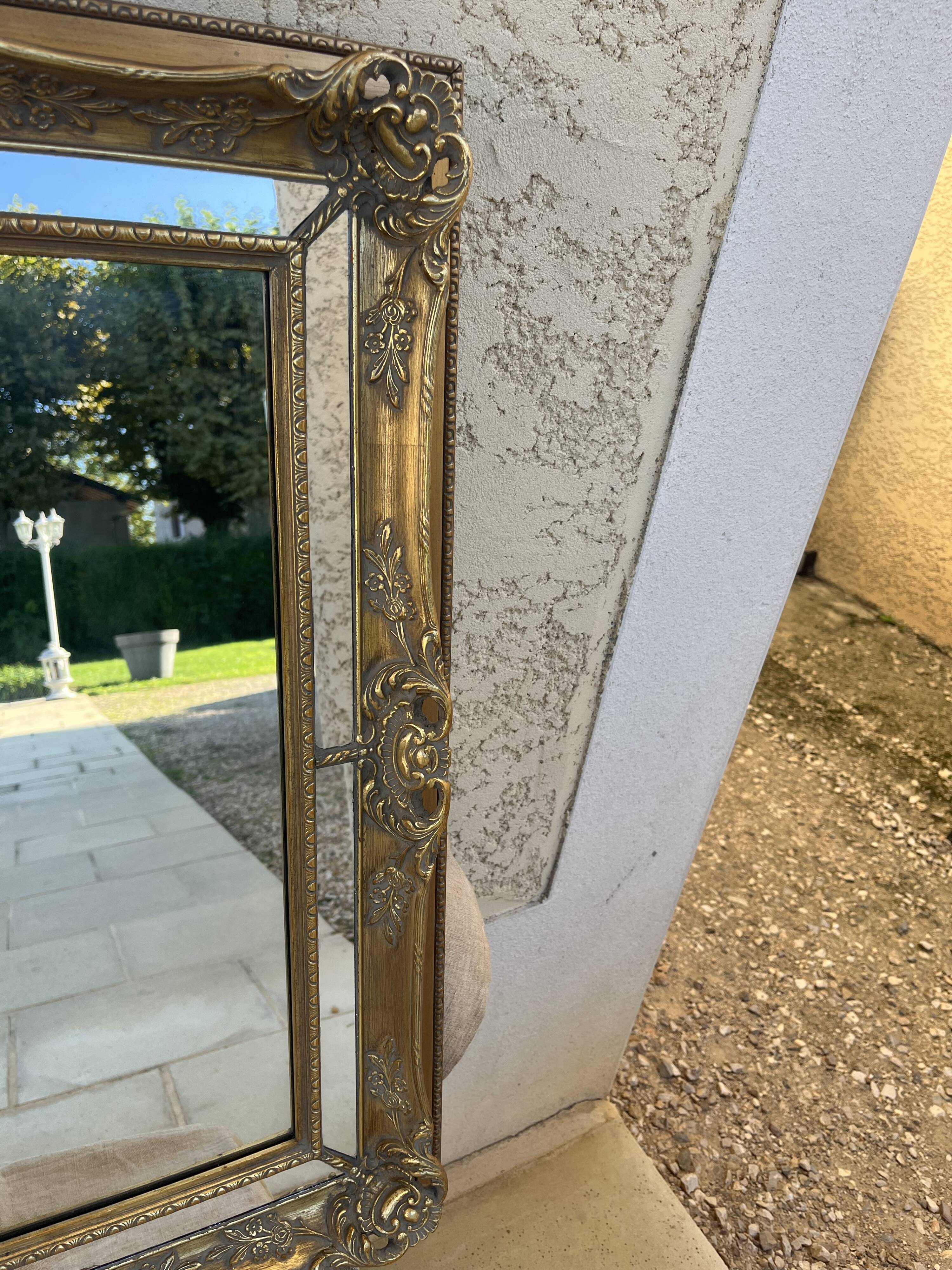 Golden mirror with a closed pore.