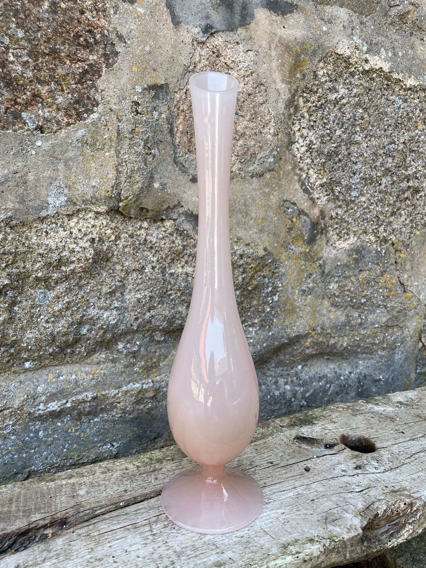 Vase in powdered pink opaline