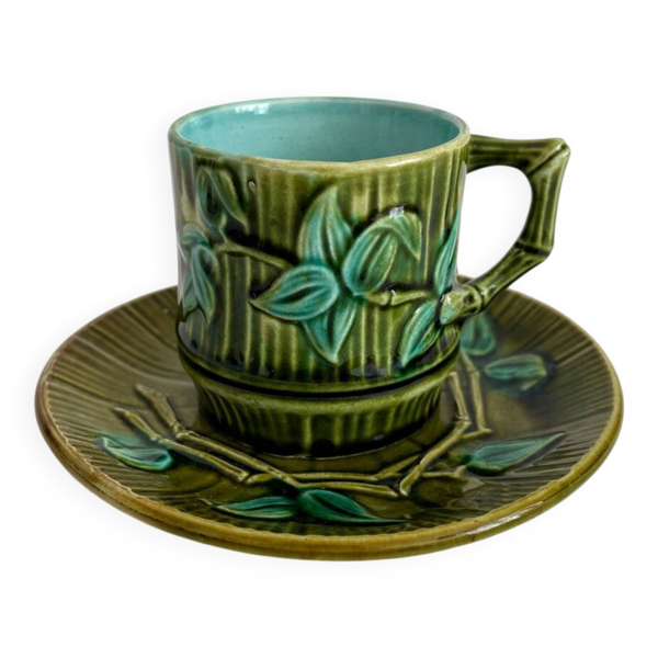 Tasse à café ancienne en barbotine bambou