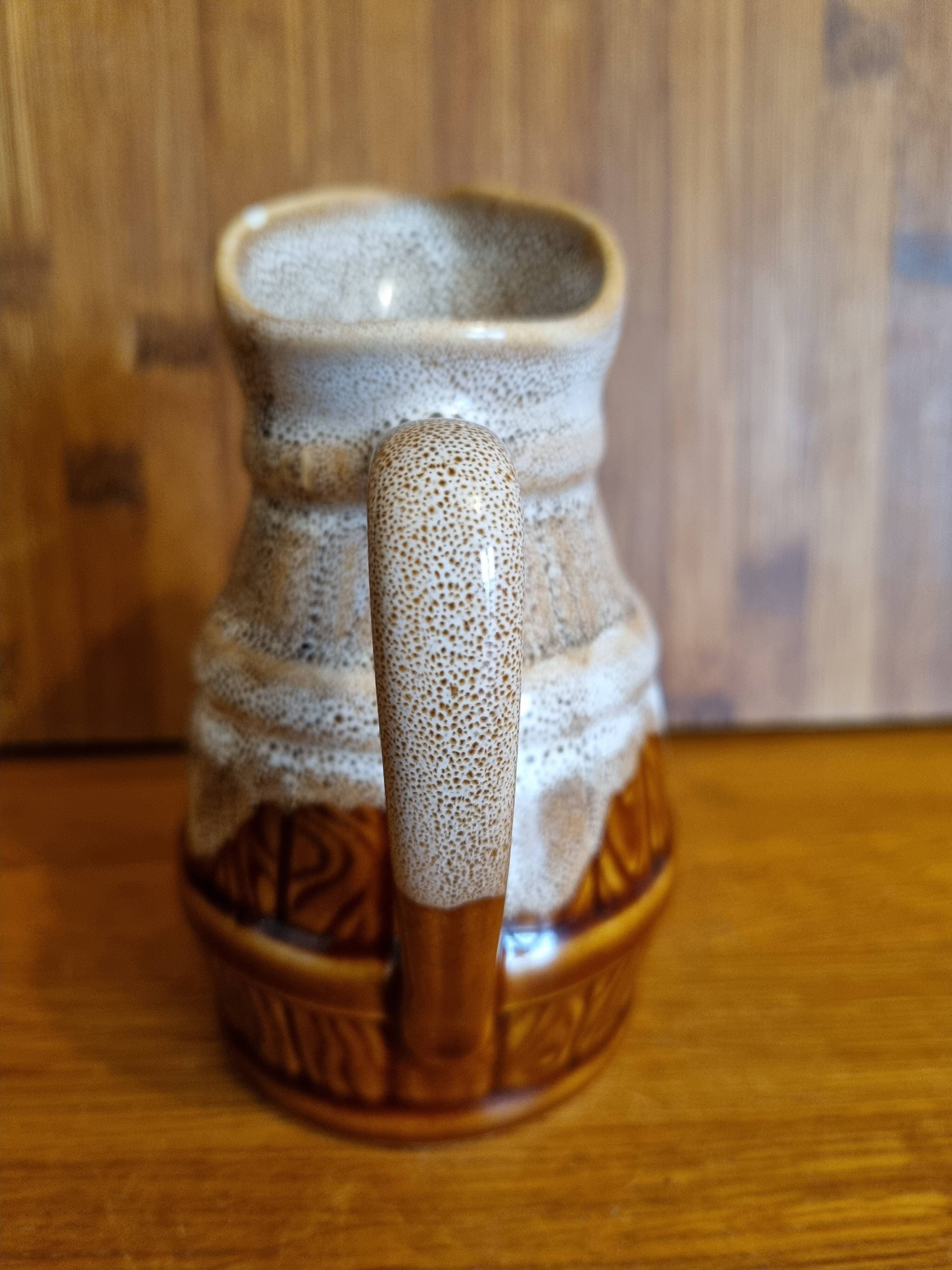 Pitcher vintage revol shape barrel beige 25 cl