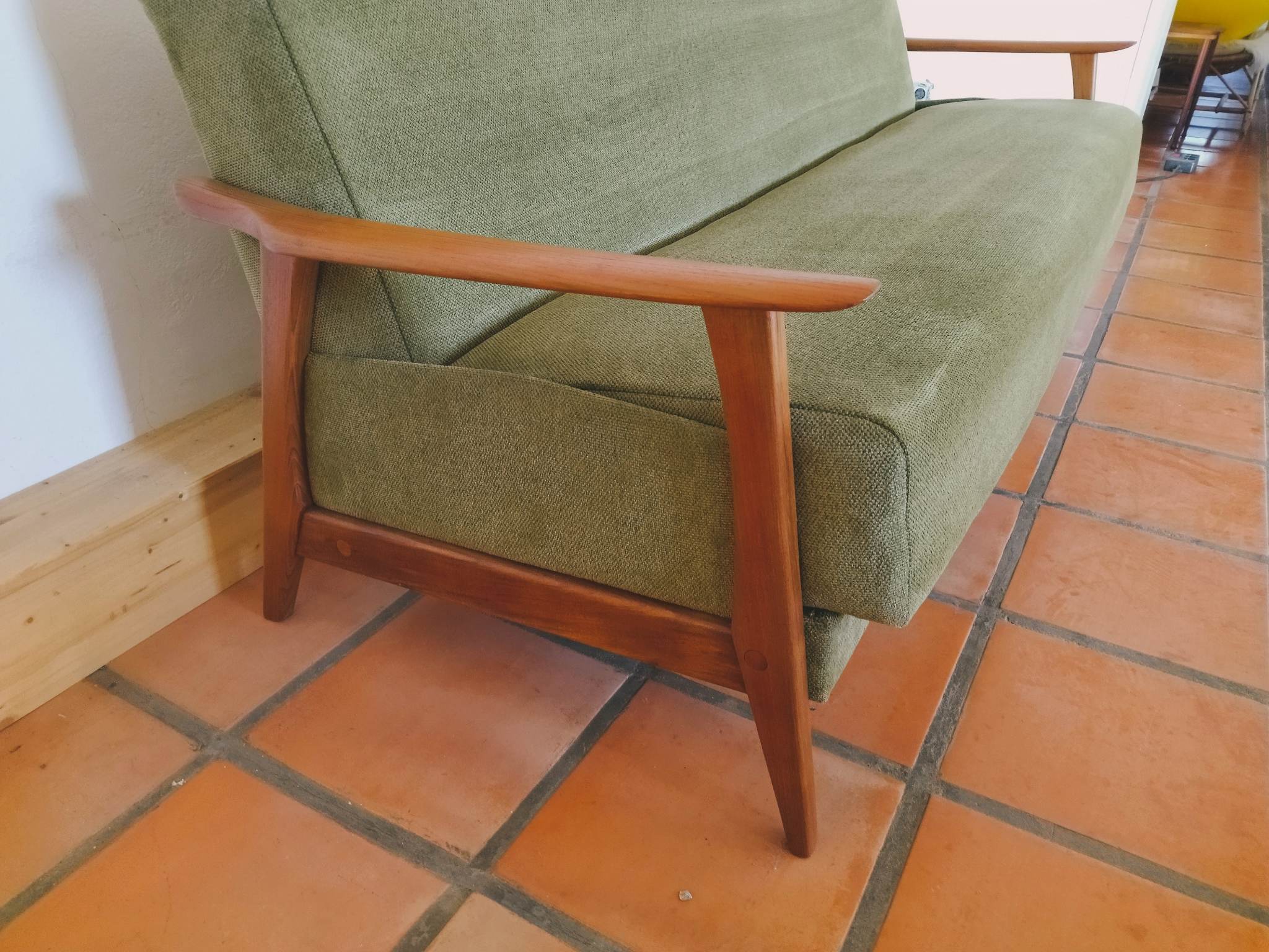 Scandinavian day bed sofa