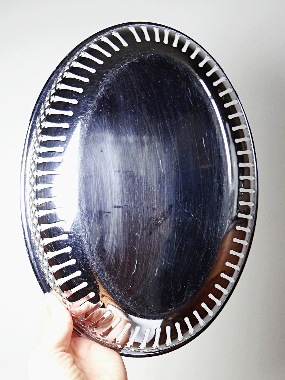 Oval openwork bread basket in silver-plated metal, vintage 1950s-70s.