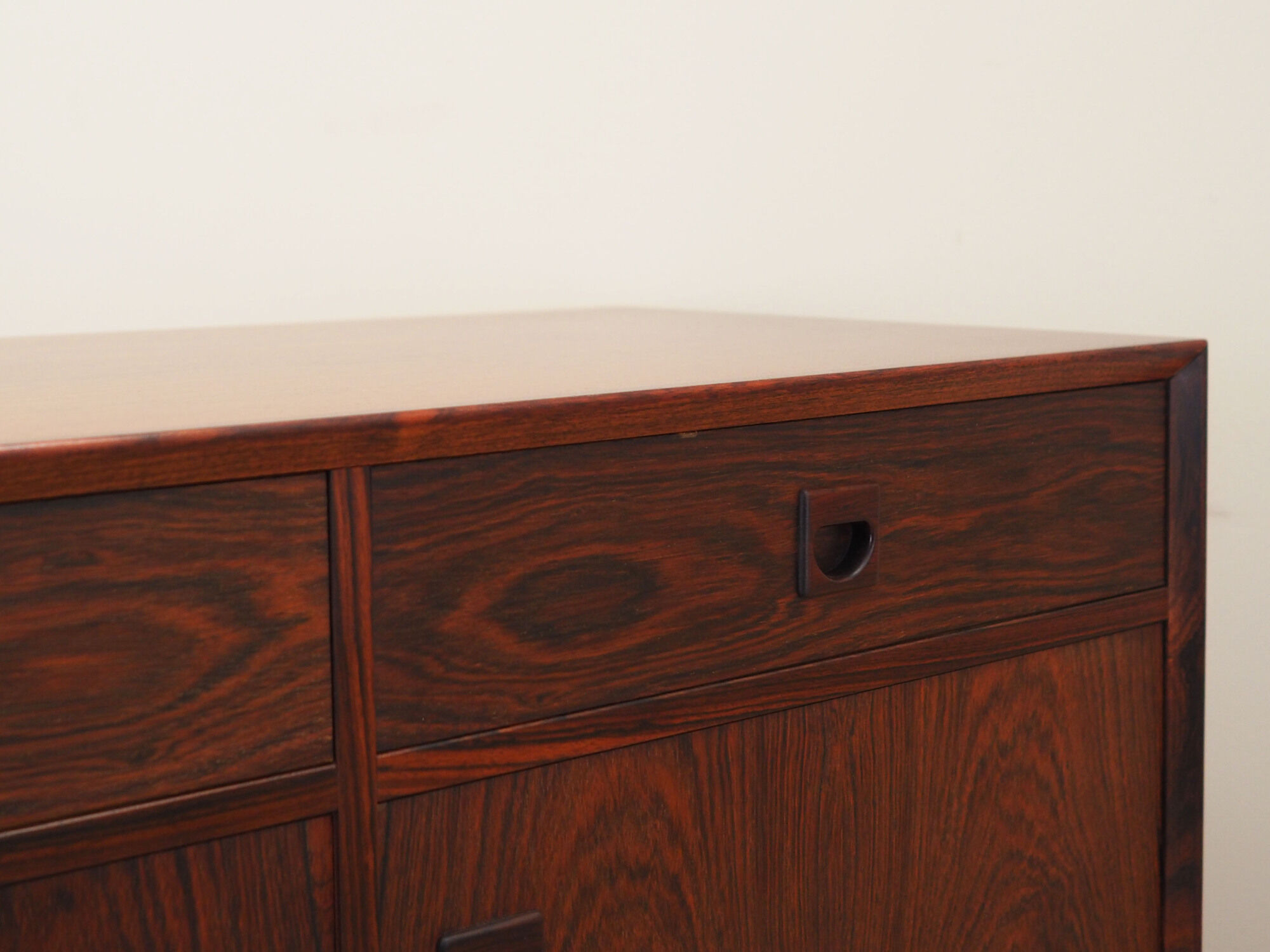 Buffet en palissandre, design danois, années 1960, fabricant: Brouer