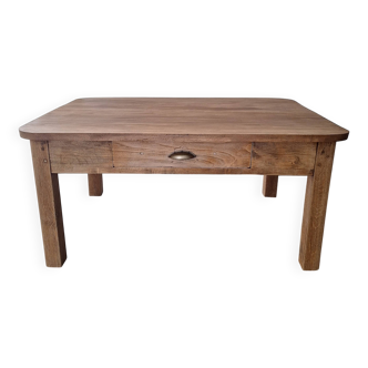 Farmhouse oak coffee table in country style