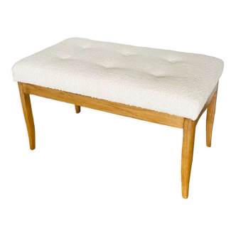 Oak bench, white fabric