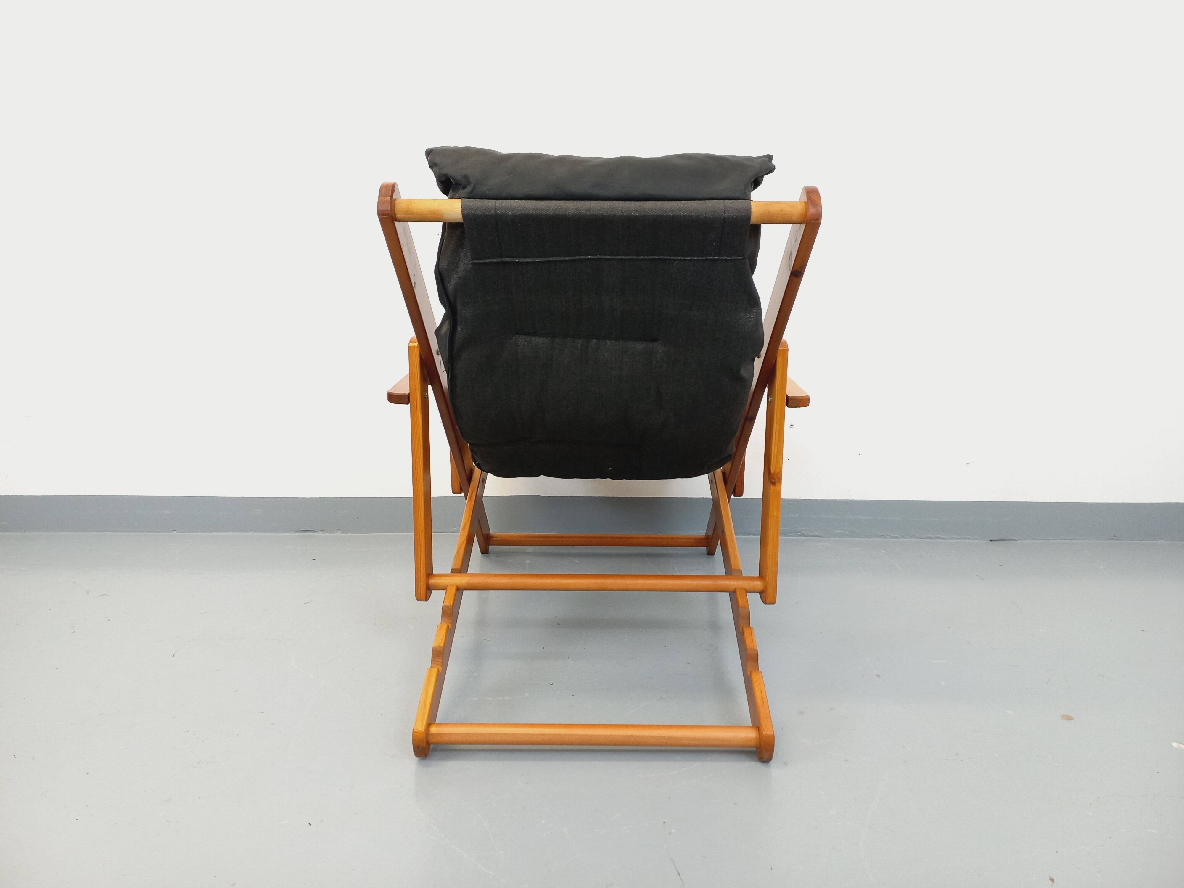 Vintage adjustable folding chaise longue armchair in pine and faux leather