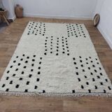 Large Moroccan Berber rug in cream wool with black patterns 290 x 200 cm