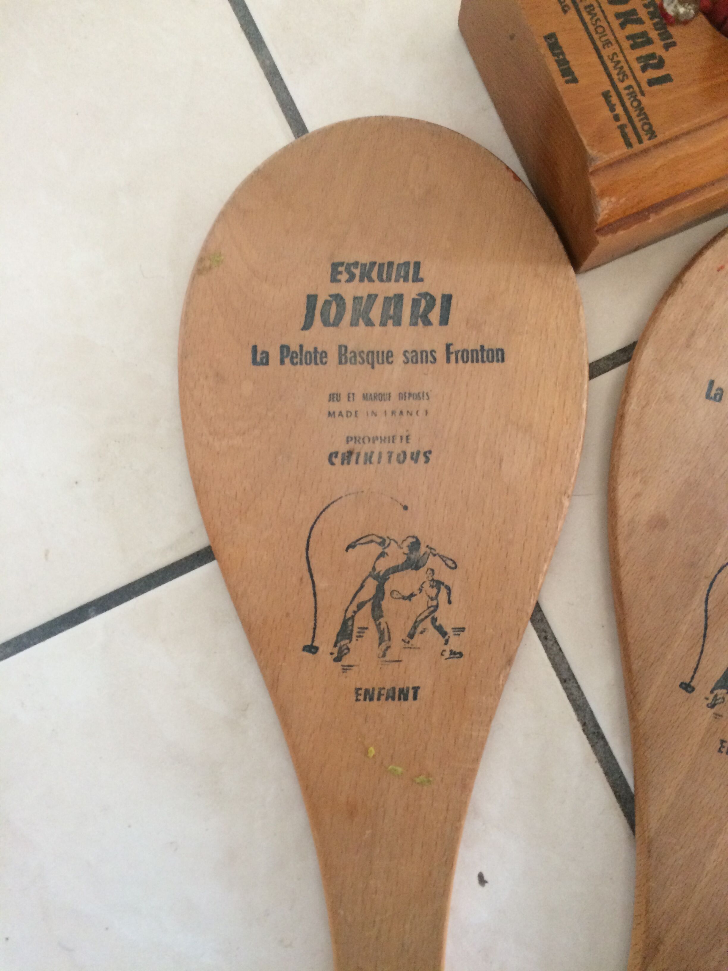 Former jokari  eskual 2 snowshoes, ball, box