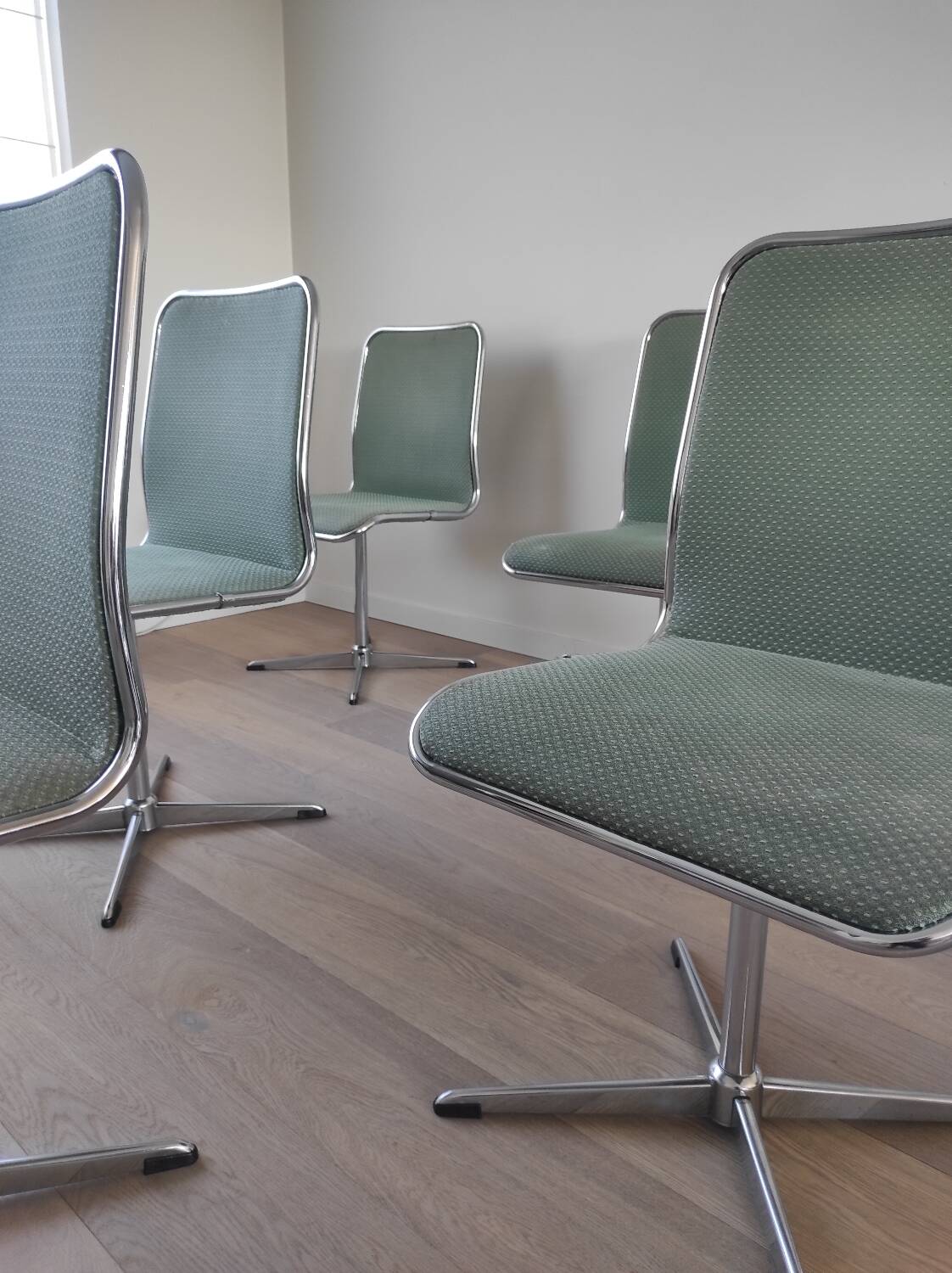 Suite de 6 chaises pivotantes Roche Bobois, 70's