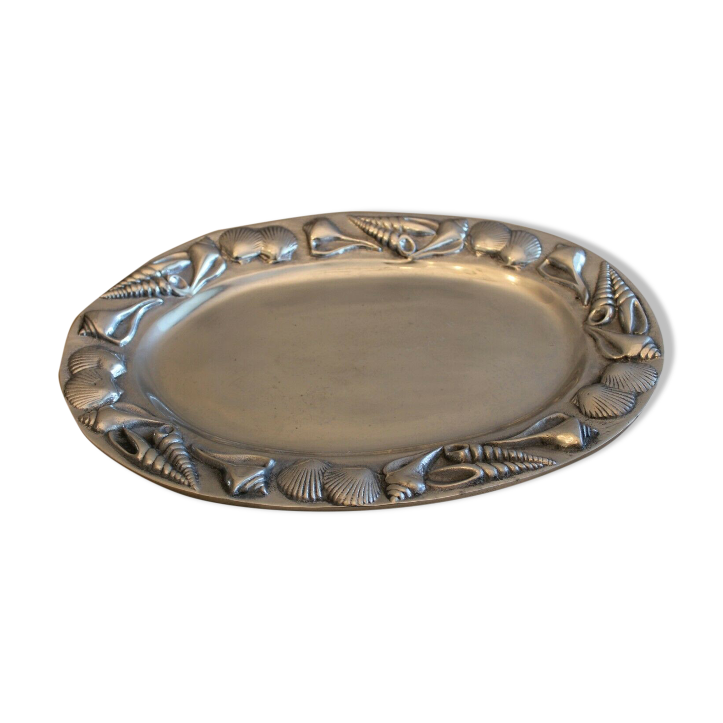 Oval tray in chrome metal shell decoration